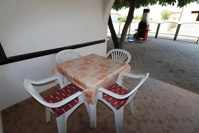 Studio Apartman Vera Vir No 1